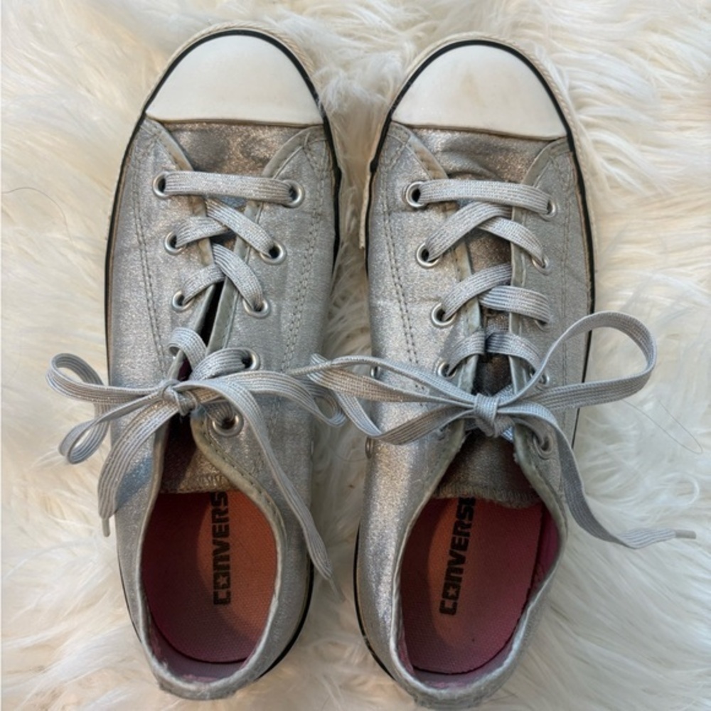 EUC Converse Chuck Taylor All Star Low-Top Sneaker Kids Size 3